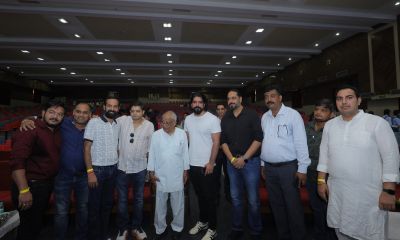 Candid Alumni Reunion Moments