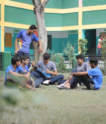 BOARDING School Life